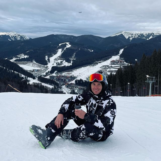 Вважаю це нормальним: Остапчук поїхав відпочивати без дружини в Буковель